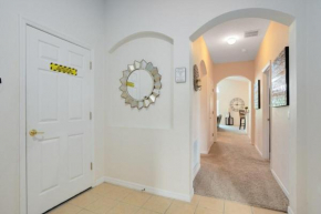 Beautiful 4 Bedroom 3 Bathroom pool & spa Villa